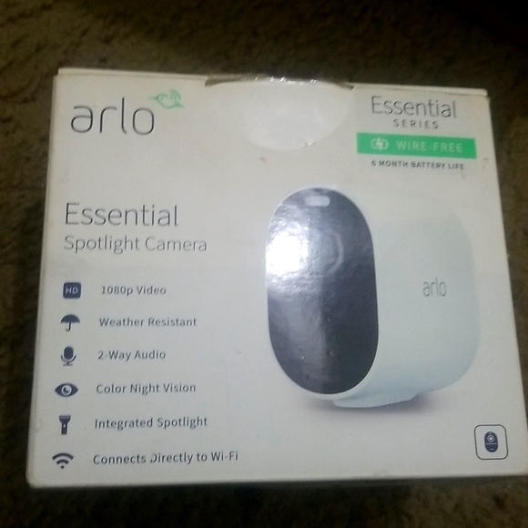 Arlo Spotlight Security Camera - Picture 1 of 4
